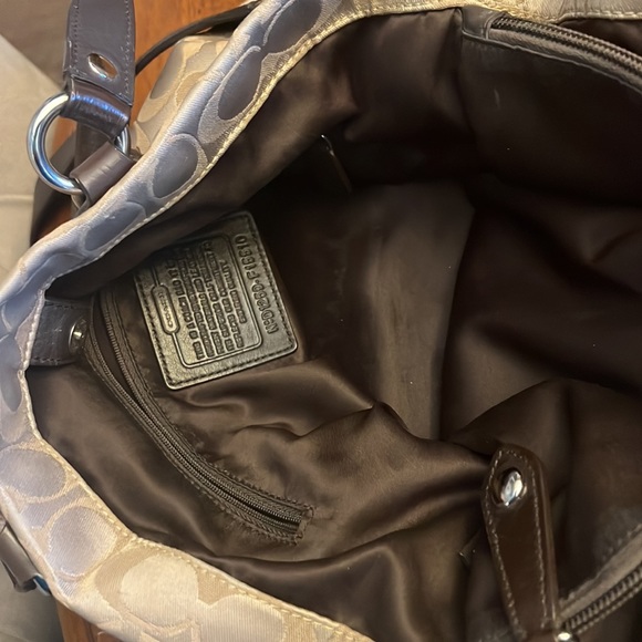 Coach Monogram Shoulder bag - Picture 9 of 11